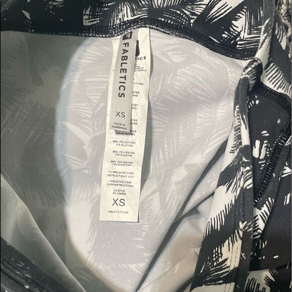 Fabletics Kate Hudson Cora Malibu Print Skirt Size XSmall - Picture 6 of 6